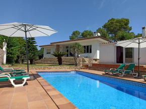 Villa con Piscina, Jardín, BBQ, Clim. y WiFi en Torroella de Montgrí - ES-89-127